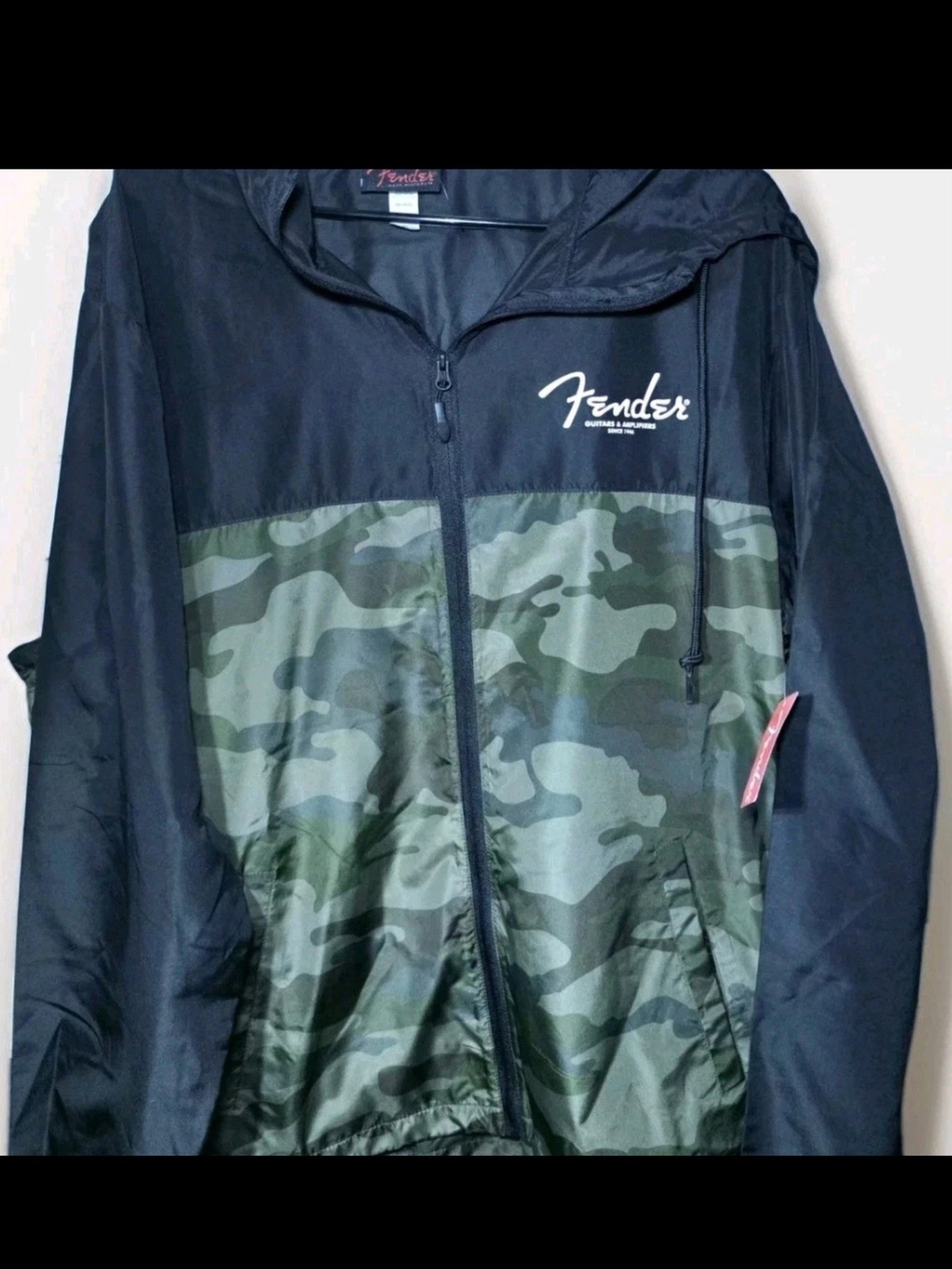 Men's Fender Camouflage Lightweight Hooded Windbreaker - Size XL NWT